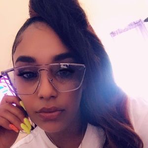 Meet your Posher, Mercedes